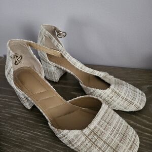 Kelly & Katie Cream and Tan Textured Heels